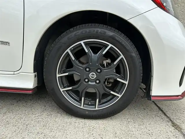 日産 ノート e－パワー ニスモ 長崎県 2017(平29)年 7.1万km ブリリアントホワイトパール 純正メモリナビ/（CD/BD/BT/フルセグ）/バックカメラ/衝突軽減システム/レーンアシスト/オートライト/ETC/スマートキー/プッシュスタート/電動格納ミラー/純正16インチAW