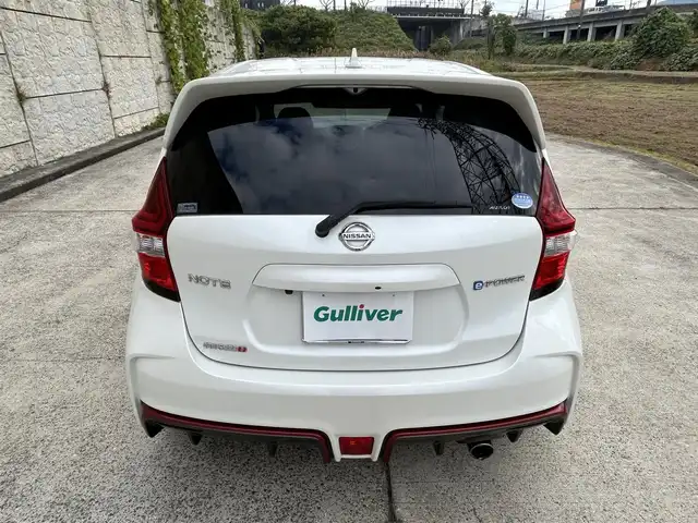 日産 ノート e－パワー ニスモ 長崎県 2017(平29)年 7.1万km ブリリアントホワイトパール 純正メモリナビ/（CD/BD/BT/フルセグ）/バックカメラ/衝突軽減システム/レーンアシスト/オートライト/ETC/スマートキー/プッシュスタート/電動格納ミラー/純正16インチAW