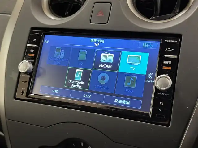 日産 ノート X 群馬県 2015(平27)年 4.8万km ソニックブルー 安全性能/・エマージェンシーブレーキ/・車線逸脱防止警報/純正SDナビ/　　フルセグ/BT/SD/    FM/AM/CD/DVD/アラウンドビューモニター/オートLEDヘッドライト/フォグランプ/スマートキー/電動格納ウィンカーミラー/純正フロアマット/純正ドアバイザー/前後ドライブレコーダー