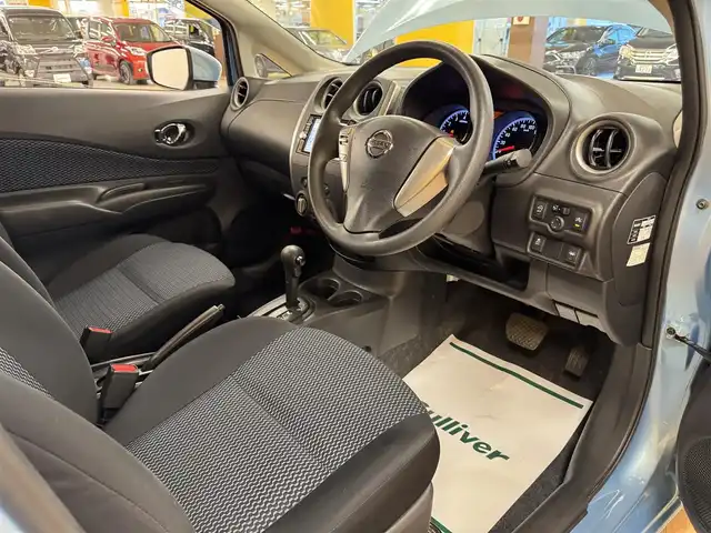 日産 ノート X 群馬県 2015(平27)年 4.8万km ソニックブルー 安全性能/・エマージェンシーブレーキ/・車線逸脱防止警報/純正SDナビ/　　フルセグ/BT/SD/    FM/AM/CD/DVD/アラウンドビューモニター/オートLEDヘッドライト/フォグランプ/スマートキー/電動格納ウィンカーミラー/純正フロアマット/純正ドアバイザー/前後ドライブレコーダー