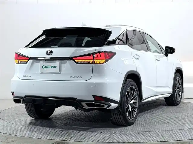 レクサス ＲＸ 300 Fスポーツ 大阪府 2020(令2)年 3.5万km ホワイトノーヴァガラスフレーク サンルーフ 赤革シート 三眼LED 純正ナビTV 360カメラ ヘッドアップD パワーシート/ヒーター/エアコン ステアリングヒーター 電動リアゲート レーダークルコン 衝突軽減ブレーキ レーンアシスト BSM
