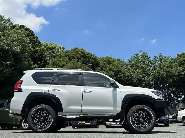 トヨタ ランドクルーザー プラド TX Lパッケージ 東京都 2020(令2)年 5.7万km ホワイトパールクリスタルシャイン アルパイン製9インチナビ/Bluetooothオーディオ/フルセグTV/DVD再生/ビルトインETC/ルーフレール(黒)/・・・・・・・・・・・・・・・・・・・・・・・/構造変更申請済み/全長503cm×全幅200cm×全高198cm/・・・・・・・・・・・・・・・・・・・・・・・/BLITZ製車高調/DAMPER ZZ-R/LIFT UPモデル/ARB INTENSITY SOLIS(LEDフォグランプ)/ARB GMEアンテナ/ARB グリルガード一体型バンパー/JAOSマッドガード/KADDISサイドステップ/KADDISフューエルリッドプロテクター/ガナドールマフラー/ボンネットプロテクター/オーバーフェンダー/IPFバックランプ600