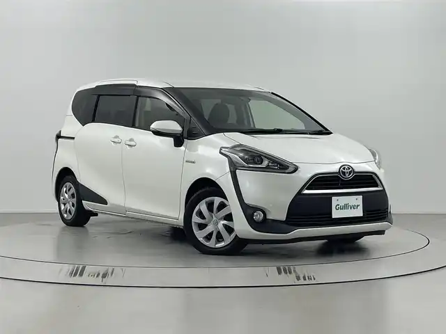 トヨタ シエンタ ハイブリッド G クエロ 埼玉県 2018(平30)年 5.4万km ホワイトパールクリスタルシャイン 純正ナビ/(Bluetooth/CD/DVD/AM/FM)/地デジフルセグ/バックカメラ/ETC/両側パワースライドドア/オートマチックハイビーム/衝突軽減ブレーキ/車線逸脱警報/先行車発進お知らせ機能/ドライブモードセレクト/プッシュスタート/ステアリングリモコン/ウィンカーミラー/フロントフォグランプ/社外フロアマット/純正ドアバイザー