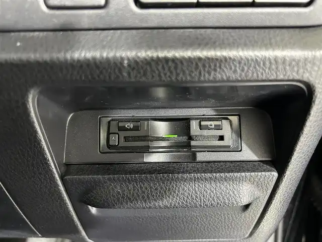 トヨタ ヴォクシー ZS 煌 佐賀県 2018(平30)年 3.3万km 黒 社外アルパイン製11インチナビ【EX11Z】/【フルセグTV.CD.DVD.Bluetooth】/社外アルパイン製12.8インチフリップダウンモニター/モデリスタエアロ/衝突被害軽減システム/バックカメラ/クルーズコントロール/クリアランスソナー/オートライト/オートマチックハイビーム/車線逸脱防止警報/前方ドライブレコーダー/ビルトインETC/LEDヘッドライト/両側パワースライドドア/ウォークスルー/ISOFIX対応シート/後席サンシェード/シートバックテーブル/フォグライト/ステアリングスイッチ/純正フロアマット/純正16インチアルミホイール