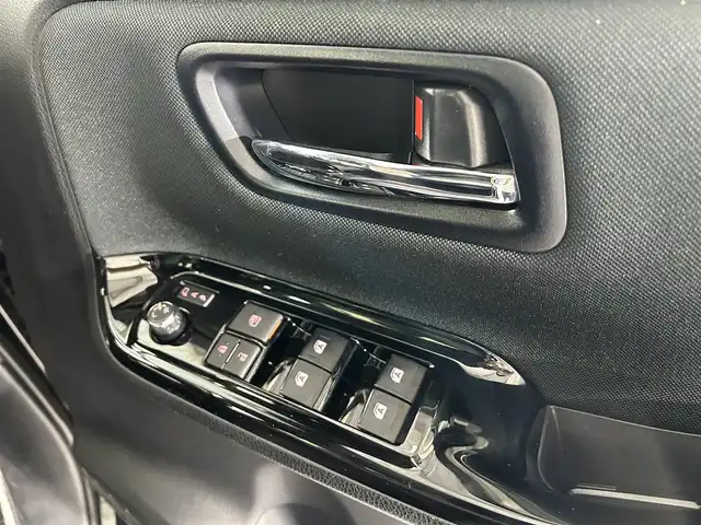 トヨタ ヴォクシー ZS 煌 佐賀県 2018(平30)年 3.3万km 黒 社外アルパイン製11インチナビ【EX11Z】/【フルセグTV.CD.DVD.Bluetooth】/社外アルパイン製12.8インチフリップダウンモニター/モデリスタエアロ/衝突被害軽減システム/バックカメラ/クルーズコントロール/クリアランスソナー/オートライト/オートマチックハイビーム/車線逸脱防止警報/前方ドライブレコーダー/ビルトインETC/LEDヘッドライト/両側パワースライドドア/ウォークスルー/ISOFIX対応シート/後席サンシェード/シートバックテーブル/フォグライト/ステアリングスイッチ/純正フロアマット/純正16インチアルミホイール
