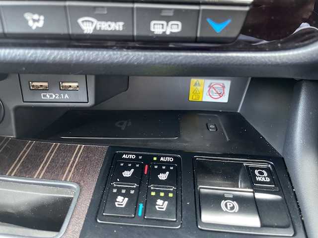 レクサス ＲＸ 450h Fスポーツ 三重県 2021(令3)年 3.2万km ブラック メーカーオプション/・マークレビンソンプレミアムサラウンドサウンド/・パノラミックビューモニター/・ムーンルーフ/・後席電動格納シート/・後席シートヒーター/・おくだけ充電/・アクセサリーコンセント/セーフティシステムプラス/・プリクラッシュセーフティ/・レーントレーシングアシスト/・オートマチックハイビーム/・レーダークルーズコントロール/・ロードサインアシスト/・先行車発進告知機能/パーキングサポートブレーキ/ブラインドスポットモニター/4WD/純正12.3型ナビ/フルセグTV/【CD/DVD/BD/SD/BT/USB/Miracast】/ビルトインETC2.0/前後ドライブレコーダー/カラーヘッドアップディスプレイ/デジタルインナーミラー/レザーシート/全席パワーシート/全席シートヒーター/D/N席シートベンチレーション/ステアリングヒーター/パワーバックドア/オートライト/角型三眼LEDヘッドランプ/LEDシーケンシャルターンランプ/LEDフロントフォグランプ/235/55R20インチ純正AW/プッシュスタート/スマートキー/カードキー/スペアキー/純正フロアマット