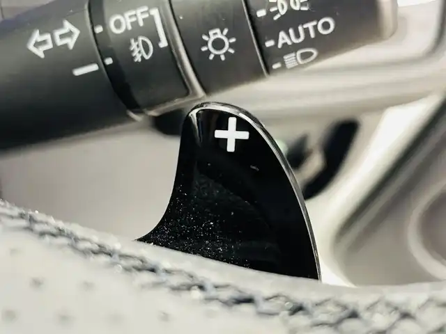 ホンダ ヴェゼル ハイブリッド X 福島県 2016(平28)年 6万km ホワイトオーキッドパール ＡＬＰＩＮＥスタイル　/・ＡＬＰＩＮＥフルエアロ　/・ＡＬＰＩＮＥナビ　/・ＡＬＰＩＮＥ後席モニター　/・ＡＬＰＩＮＥウーハー/・ＡＬＰＩＮＥシートカバー　/・ＡＬＰＩＮＥウッドコンビステアリング/クルーズコントロール　/車高調　/バックカメラ/電子パーキング/・ブレーキホールド/ステアリングスイッチ/プッシュスタート/・スマートキー/LEDライト/・オートライト/・フォグライト/バイザー/フロアマット