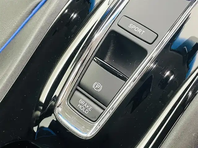 ホンダ ヴェゼル ハイブリッド X 福島県 2016(平28)年 6万km ホワイトオーキッドパール ＡＬＰＩＮＥスタイル　/・ＡＬＰＩＮＥフルエアロ　/・ＡＬＰＩＮＥナビ　/・ＡＬＰＩＮＥ後席モニター　/・ＡＬＰＩＮＥウーハー/・ＡＬＰＩＮＥシートカバー　/・ＡＬＰＩＮＥウッドコンビステアリング/クルーズコントロール　/車高調　/バックカメラ/電子パーキング/・ブレーキホールド/ステアリングスイッチ/プッシュスタート/・スマートキー/LEDライト/・オートライト/・フォグライト/バイザー/フロアマット