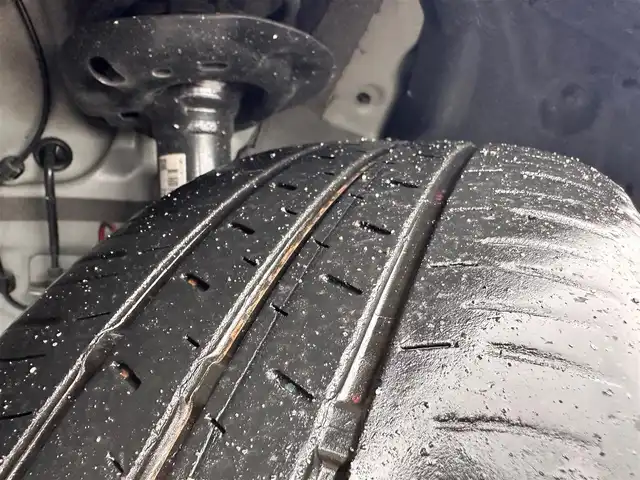トヨタ ヤリス ハイブリッド Z 宮城県 2020(令2)年 10万km ホワイトパールクリスタルシャイン セーフティセンス/・プリクラッシュセーフティ/・レーダークルーズコントロール/・レーントレーシングアシスト/・オートマチックハイビーム/クリアランスソナー/パーキングサポートブレーキ/ロードサインアシスト/ディスプレイオーディオ/・Bluetooth/・AppleCarPlay/AndroidAuto/・フルセグTV/バックカメラ/ビルトインETC/シートヒーター/革巻きステアリング/ステアリングスイッチ/LEDヘッドランプ/オートライト/スマートキー＆プッシュスタート/スペアキー1本/電動格納ミラー/純正フロアマット/ドアバイザー/W/サイド/カーテンエアバッグ
