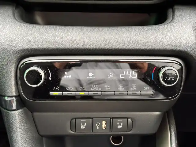 トヨタ ヤリス ハイブリッド Z 宮城県 2020(令2)年 10万km ホワイトパールクリスタルシャイン セーフティセンス/・プリクラッシュセーフティ/・レーダークルーズコントロール/・レーントレーシングアシスト/・オートマチックハイビーム/クリアランスソナー/パーキングサポートブレーキ/ロードサインアシスト/ディスプレイオーディオ/・Bluetooth/・AppleCarPlay/AndroidAuto/・フルセグTV/バックカメラ/ビルトインETC/シートヒーター/革巻きステアリング/ステアリングスイッチ/LEDヘッドランプ/オートライト/スマートキー＆プッシュスタート/スペアキー1本/電動格納ミラー/純正フロアマット/ドアバイザー/W/サイド/カーテンエアバッグ
