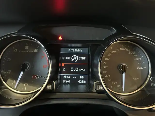アウディ Ｓ５ スポーツバック 道央・札幌 2014(平26)年 4万km モンスーングレーメタリック サンルーフ/Bang＆Olufsen/アシスタンスパッケージ/赤黒コンビレザー/シートヒーター/パワーシート/ACC/レーンキープアシスト/サイドアシスト/バックカメラ/パーキングエイド/前後ドラレコ/ETC/GPSレーダ/スタッドレスタイヤAWセット積込み/保証書、取説、スペアキー１本