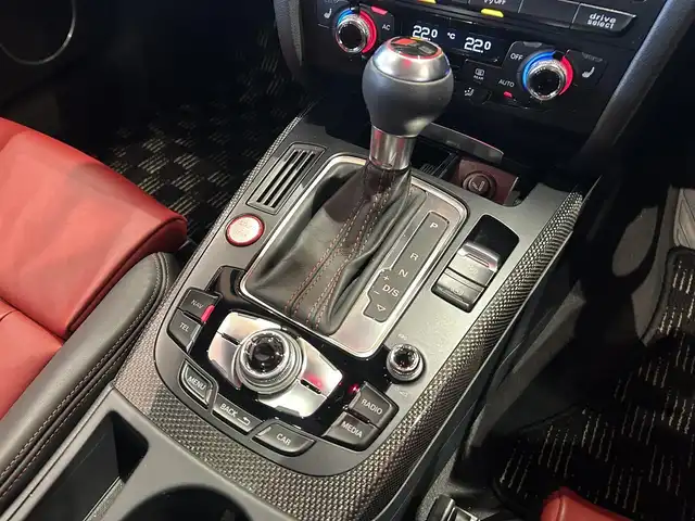 アウディ Ｓ５ スポーツバック 道央・札幌 2014(平26)年 4万km モンスーングレーメタリック サンルーフ/Bang＆Olufsen/アシスタンスパッケージ/赤黒コンビレザー/シートヒーター/パワーシート/ACC/レーンキープアシスト/サイドアシスト/バックカメラ/パーキングエイド/前後ドラレコ/ETC/GPSレーダ/スタッドレスタイヤAWセット積込み/保証書、取説、スペアキー１本