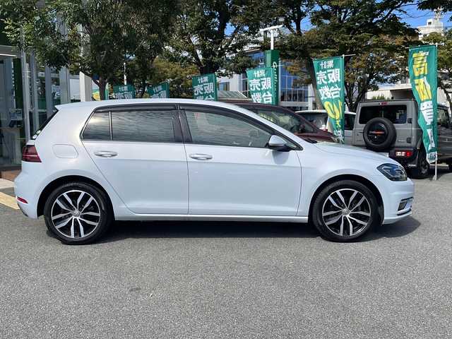 フォルクスワーゲン ゴルフ TSIハイライン 鳥取県 2019(平31)年 16.5万km ホワイトシルバーメタリック バーチャルコックピット/VWオールインセーフィ/・ブラインドスポットディテクション/・Front Assist/・Side Assist Plus/・エマージェンシーアシスト/・アダプティブクルーズコントロール/・travelAssist/メモリナビ/フルセグＴＶ/バックカメラ/ＤＶＤ　ＣＤ　Ｂｌｕｅｔｏｏｔｈ　ＳＤ　ＡＵＸ　ＵＳＢ　ｃａｒｐｌａｙ/ＥＴＣ２．０/オートライト/オートワイパー/ヒートミラー/オートホールド/アンビエンテライト/前後フォグランプ/LEDライト/クリアランスソナー/フロアマット/ドアバイザー/スマートキー/スペアキー/新車保証書/取扱説明書