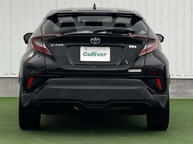 トヨタ Ｃ－ＨＲ G モード ネロ 香川県 2019(平31)年 5.6万km ブラックマイカ 登録時走行距離：55714km/純正SDナビゲーション/【AM/FM/フルセグ/Bluetooth/HDMI/CD/DVD】/トヨタセーフティセンス/→プリクラッシュセーフティシステム/→LDA（レーンディパーチャーアラート）/→レーダークルーズコントロール/→AHB（オートハイビーム）/シートヒーター（前席）/コーナーセンサー（前後）/ビルトインETC/LEDオートライト/LEDフォグランプ/オートホールド付きブレーキ/ドライブレコーダー/純正18インチアルミホイール/純正フロアマット/スペアキー/スマートキー/プッシュスタート