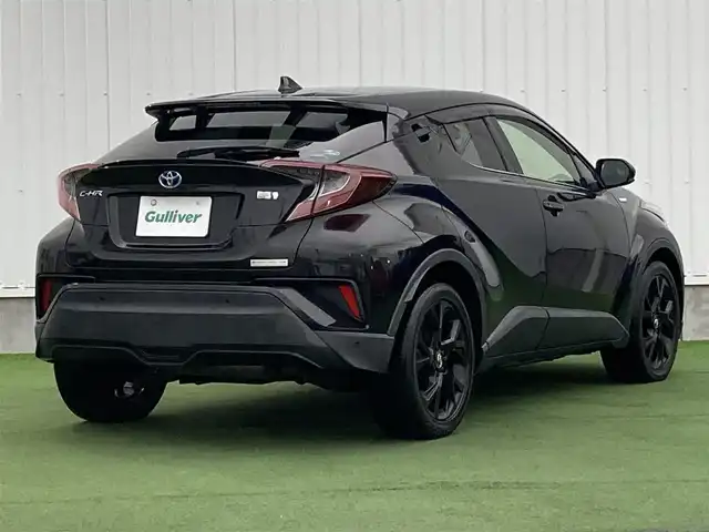 トヨタ Ｃ－ＨＲ G モード ネロ 香川県 2019(平31)年 5.6万km ブラックマイカ 登録時走行距離：55714km/純正SDナビゲーション/【AM/FM/フルセグ/Bluetooth/HDMI/CD/DVD】/トヨタセーフティセンス/→プリクラッシュセーフティシステム/→LDA（レーンディパーチャーアラート）/→レーダークルーズコントロール/→AHB（オートハイビーム）/シートヒーター（前席）/コーナーセンサー（前後）/ビルトインETC/LEDオートライト/LEDフォグランプ/オートホールド付きブレーキ/ドライブレコーダー/純正18インチアルミホイール/純正フロアマット/スペアキー/スマートキー/プッシュスタート