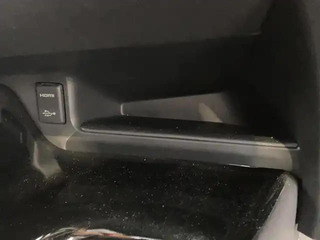 トヨタ Ｃ－ＨＲ G モード ネロ 香川県 2019(平31)年 5.6万km ブラックマイカ 登録時走行距離：55714km/純正SDナビゲーション/【AM/FM/フルセグ/Bluetooth/HDMI/CD/DVD】/トヨタセーフティセンス/→プリクラッシュセーフティシステム/→LDA（レーンディパーチャーアラート）/→レーダークルーズコントロール/→AHB（オートハイビーム）/シートヒーター（前席）/コーナーセンサー（前後）/ビルトインETC/LEDオートライト/LEDフォグランプ/オートホールド付きブレーキ/ドライブレコーダー/純正18インチアルミホイール/純正フロアマット/スペアキー/スマートキー/プッシュスタート