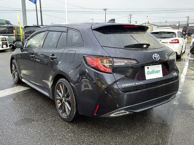 トヨタ カローラツーリング ハイブリッド ダブルバイビー 新潟県 2022(令4)年 3.3万km スパークリングブラックパールクリスタルシャイン 純正ナビ/(CD/DVD/Bluetooth/Miracast)/バックカメラ/トヨタセーフティセンス/・プリクラッシュセーフティー/・レーンディパーチャーアラート/・パーキングサポートブレーキ/・前後コーナーセンサー/・レーダークルーズコントロール/・オートマチックハイビーム/ブラインドスポットモニター/ハーフレザーシート/D/N席シートヒーター/ステアリングスイッチ/ステアリングヒーター/LEDオートライト/オートハイビーム/純正フロアマット/純正ドアバイザー/スマートキー/プッシュスタート/ビルトインETC/取扱説明書/保証書