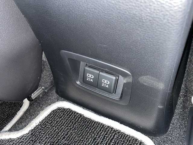 トヨタ カローラツーリング ハイブリッド ダブルバイビー 新潟県 2022(令4)年 3.3万km スパークリングブラックパールクリスタルシャイン 純正ナビ/(CD/DVD/Bluetooth/Miracast)/バックカメラ/トヨタセーフティセンス/・プリクラッシュセーフティー/・レーンディパーチャーアラート/・パーキングサポートブレーキ/・前後コーナーセンサー/・レーダークルーズコントロール/・オートマチックハイビーム/ブラインドスポットモニター/ハーフレザーシート/D/N席シートヒーター/ステアリングスイッチ/ステアリングヒーター/LEDオートライト/オートハイビーム/純正フロアマット/純正ドアバイザー/スマートキー/プッシュスタート/ビルトインETC/取扱説明書/保証書