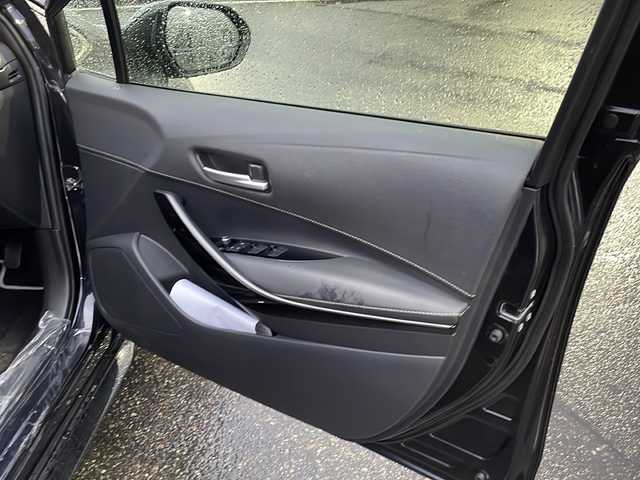 トヨタ カローラツーリング ハイブリッド ダブルバイビー 新潟県 2022(令4)年 3.3万km スパークリングブラックパールクリスタルシャイン 純正ナビ/(CD/DVD/Bluetooth/Miracast)/バックカメラ/トヨタセーフティセンス/・プリクラッシュセーフティー/・レーンディパーチャーアラート/・パーキングサポートブレーキ/・前後コーナーセンサー/・レーダークルーズコントロール/・オートマチックハイビーム/ブラインドスポットモニター/ハーフレザーシート/D/N席シートヒーター/ステアリングスイッチ/ステアリングヒーター/LEDオートライト/オートハイビーム/純正フロアマット/純正ドアバイザー/スマートキー/プッシュスタート/ビルトインETC/取扱説明書/保証書