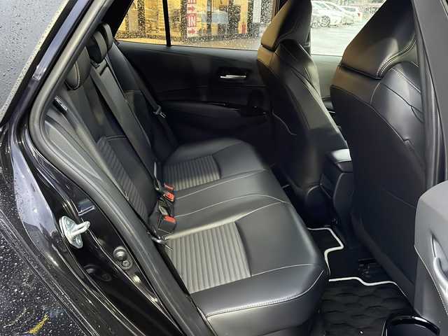 トヨタ カローラツーリング ハイブリッド ダブルバイビー 新潟県 2022(令4)年 3.3万km スパークリングブラックパールクリスタルシャイン 純正ナビ/(CD/DVD/Bluetooth/Miracast)/バックカメラ/トヨタセーフティセンス/・プリクラッシュセーフティー/・レーンディパーチャーアラート/・パーキングサポートブレーキ/・前後コーナーセンサー/・レーダークルーズコントロール/・オートマチックハイビーム/ブラインドスポットモニター/ハーフレザーシート/D/N席シートヒーター/ステアリングスイッチ/ステアリングヒーター/LEDオートライト/オートハイビーム/純正フロアマット/純正ドアバイザー/スマートキー/プッシュスタート/ビルトインETC/取扱説明書/保証書