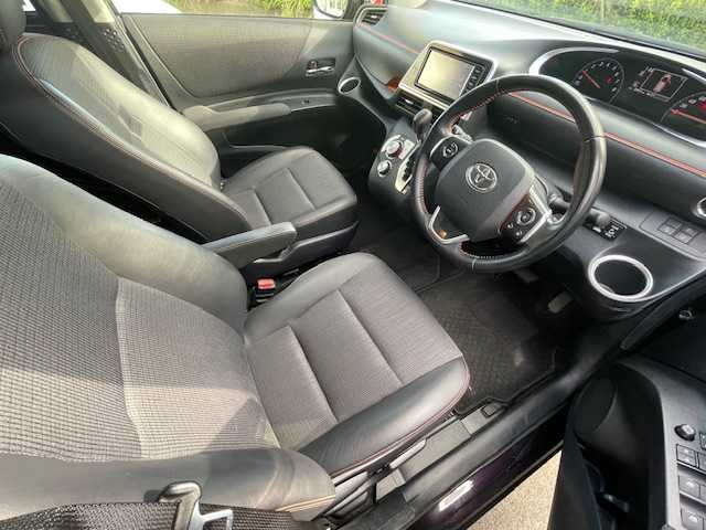 トヨタ シエンタ G クエロ 静岡県 2018(平30)年 3.1万km クールボルドーガラスフレーク ワンオーナー/純正ナビ【NSCD-W66】/(BT/CD/AM/FM/フルセグTV)/両側パワースライドドア/衝突軽減ブレーキ/ハーフレザーシート/バックカメラ/ビルトインＥＴＣ/LEDヘッドライト/オートハイビーム/純正フロアマット/保証書/取扱説明書