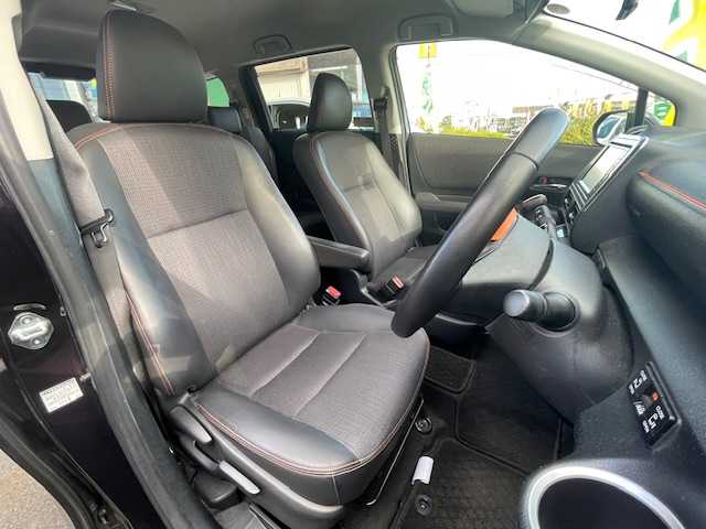 トヨタ シエンタ G クエロ 静岡県 2018(平30)年 3.1万km クールボルドーガラスフレーク ワンオーナー/純正ナビ【NSCD-W66】/(BT/CD/AM/FM/フルセグTV)/両側パワースライドドア/衝突軽減ブレーキ/ハーフレザーシート/バックカメラ/ビルトインＥＴＣ/LEDヘッドライト/オートハイビーム/純正フロアマット/保証書/取扱説明書