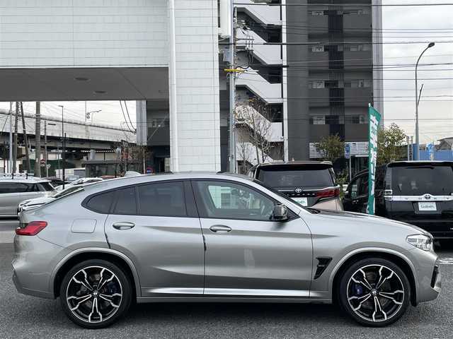 ＢＭＷ Ｘ４ Ｍ コンペティション 東京都 2019(令1)年 5.4万km ドニントングレーM 純正ナビ/フルセグ/全方位カメラ/追従式クルーズコントロール/サンルーフ/本革シート/パワーシート/シートヒーター/エアシート/置くだけ充電/ハーマンカードン/パワーバックドア/Bt接続/USB/LEDヘッドライト/コーナーセンサー/保証書/取扱説明書