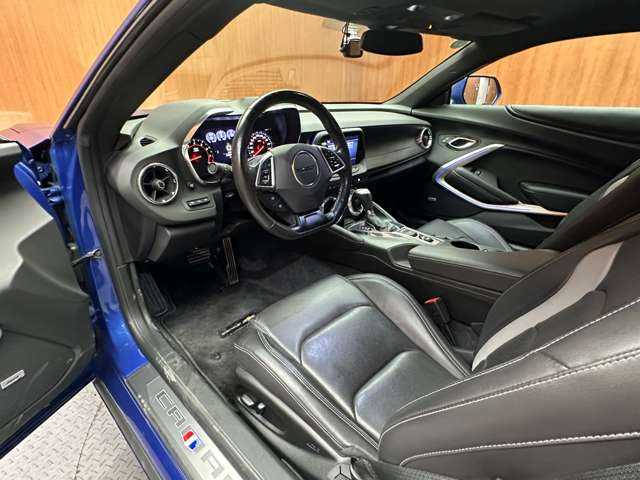 シボレー カマロ LT RS 千葉県 2018(平30)年 3.5万km 青 黒革シート　/クルーズコントロール　/ディスプレイオーディオ　/ＣａｒＰｌａｙ　/ヘッドアップディスプレイ　/Ｂカメラ　/シートヒーター　/ベンチレーション　/ステアリングヒーター　/純正２０インチＡＷ　/ＥＴＣ