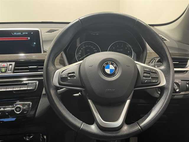 ＢＭＷ Ｘ１ sDrive 18i Xライン 愛知県 2017(平29)年 2.3万km パール ｉＤｒｉｖｅＨＤＤナビ　/Ｂｌｕｅｔｏｏｔｈ　/バックカメラ　/ＣＤ／ＤＶＤ　/インテリジェントセーフティー　/オートライト　/ミラー型ＥＴＣ　/ヒルデセントコントロール　/コーナーセンサー　/パワーバックドア/シートヒーター/本革シート/プッシュスタート/アイドリングストップ/パワーバックドア/LEDヘッドライト