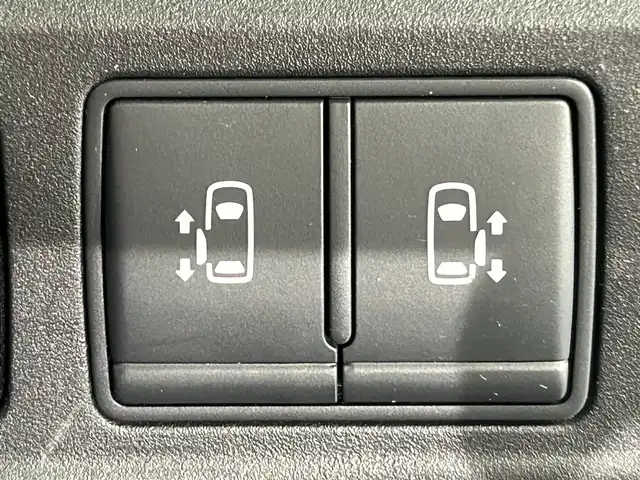 日産 セレナ ハイウェイスター V 愛知県 2021(令3)年 4.5万km アズライトブルー 純正９型ＳＤナビ　/（Bluetooth/フルセグTV/SD/CD・DVD再生）/アラウンドビューモニター　/プロパイロット　/両側パワースライドドア（ハンズフリー機能有）/ビルトインＥＴＣ　/シートヒーター　/ステアリングヒーター　/デジタルインナーミラー　/ドライブレコーダー　/ＵＳＢ接続/LEDヘッドライト/LEDフォグランプ/クリアランスソナー/後席サンバイザー/プッシュスタート/　　-スマートキー