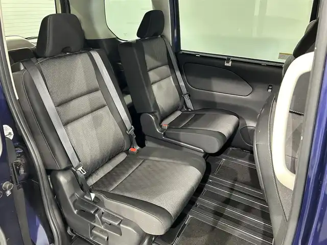 日産 セレナ ハイウェイスター V 愛知県 2021(令3)年 4.5万km アズライトブルー 純正９型ＳＤナビ　/（Bluetooth/フルセグTV/SD/CD・DVD再生）/アラウンドビューモニター　/プロパイロット　/両側パワースライドドア（ハンズフリー機能有）/ビルトインＥＴＣ　/シートヒーター　/ステアリングヒーター　/デジタルインナーミラー　/ドライブレコーダー　/ＵＳＢ接続/LEDヘッドライト/LEDフォグランプ/クリアランスソナー/後席サンバイザー/プッシュスタート/　　-スマートキー