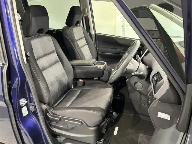 日産 セレナ ハイウェイスター V 愛知県 2021(令3)年 4.5万km アズライトブルー 純正９型ＳＤナビ　/（Bluetooth/フルセグTV/SD/CD・DVD再生）/アラウンドビューモニター　/プロパイロット　/両側パワースライドドア（ハンズフリー機能有）/ビルトインＥＴＣ　/シートヒーター　/ステアリングヒーター　/デジタルインナーミラー　/ドライブレコーダー　/ＵＳＢ接続/LEDヘッドライト/LEDフォグランプ/クリアランスソナー/後席サンバイザー/プッシュスタート/　　-スマートキー