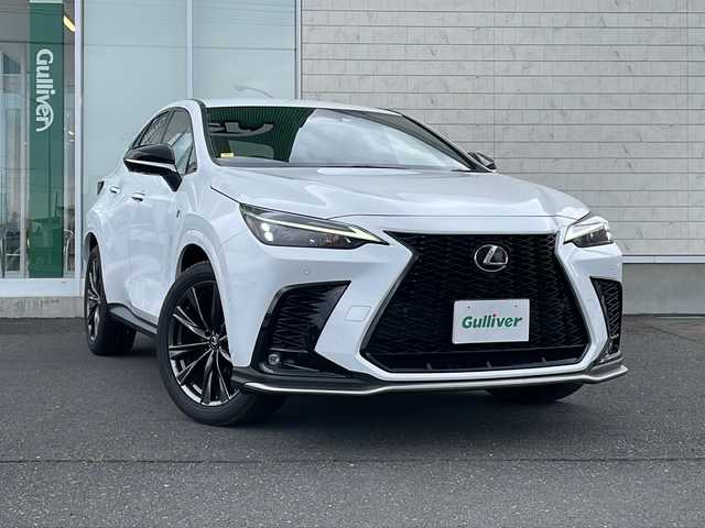 レクサス ＮＸ 350h Fスポーツ 岩手県 2023(令5)年 0.6万km ホワイトノーヴァガラスフレーク フルセグTV/パノラミックビューモニター/バックカメラ/全方位カメラ/ビルトインETC2/0/前後ドライブレコーダー/レーダークルーズコントロール/衝突被害軽減ブレーキ/レーントレーシングアシスト/横滑り防止装置/パワーシート/シートヒーター/エアーシート/ステアリングヒーター/パワーバックドア/オートライト/オートハイビーム/LEDヘッドライト/フォグランプ/スマートキー/スペアキー/プッシュスタート/電動格納ミラー/純正20インチAW/純正フロアマット/純正ドアバイザー/保証書/取扱説明書