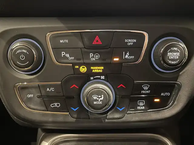 クライスラー・ジープ ジープ コンパス モハベサンドエディション 静岡県 2019(平31)年 4.7万km ベージュ 限定100台 /ACC LKA BSM /U-CONNECTナビ /AppleCarPlay /フルセグTV BT USB /革調シートカバー /純正1７インチAW /オートマチックハイビーム