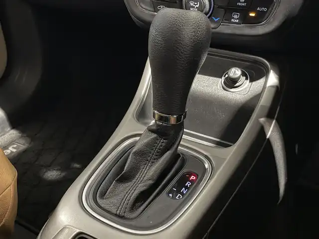クライスラー・ジープ ジープ コンパス モハベサンドエディション 静岡県 2019(平31)年 4.7万km ベージュ 限定100台 /ACC LKA BSM /U-CONNECTナビ /AppleCarPlay /フルセグTV BT USB /革調シートカバー /純正1７インチAW /オートマチックハイビーム