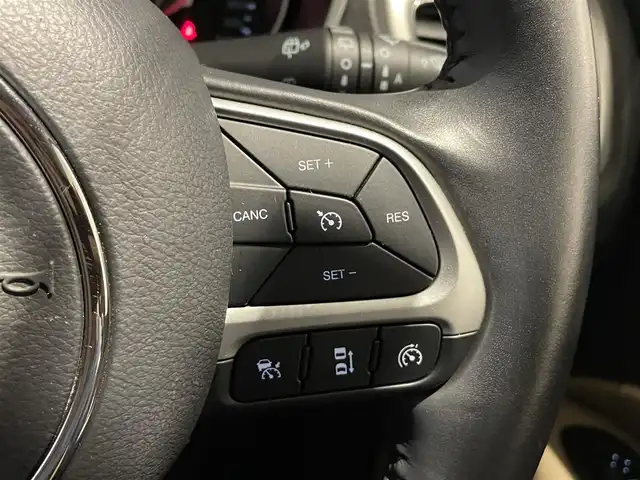 クライスラー・ジープ ジープ コンパス モハベサンドエディション 静岡県 2019(平31)年 4.7万km ベージュ 限定100台 /ACC LKA BSM /U-CONNECTナビ /AppleCarPlay /フルセグTV BT USB /革調シートカバー /純正1７インチAW /オートマチックハイビーム