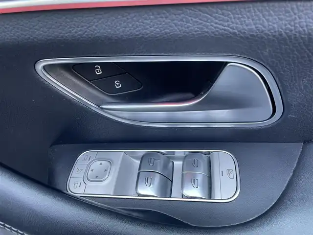 メルセデス・ベンツ ＧＬＥ４５０ 4MATIC スポーツ 福岡県 2021(令3)年 8万km オブシディアンブラック 4WD/ターボ/7人乗り/パノラミックスライディングルーフ/Burmesterサウンド/純正12.3インチナビ/　(AM/FM/Bluetooth/フルセグTV)/360°ビューカメラ/バック/サイド/フロントカメラ/レーダーセーフティパッケージ/・ブレーキアシスト/・ブラインドスポットアシスト/・レーンキーピングアシスト/・レーンチェンジアシスト/・道路標識アシスト/・アテンションアシスト/・ディスタンスアシストディストロニック/・ステアリングアシスト/アダプティブハイビームアシストプラス/バックソナー/純正20インチアルミホイール/パワーバックドア/ルーフレール/レベルコントロール/ビルトインETC2.0/ヘッドアップディスプレイ/パドルシフト/黒レザーシート/パワーシート(1.2列目)/シートヒーター(1.2列目)/シートベンチレーション(D/N)/シートメモリー(D/N)/電動格納シート(2列目)/ワイヤレス充電/USB-Cポート/純正積載品(サンシェード、ワイパーブレード)/スペアキー×1/ISOFIX/保証書/取扱説明書