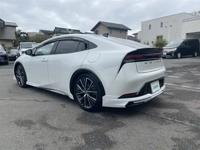 トヨタ プリウス Z 神奈川県 2025(令7)年 0.6万km パール