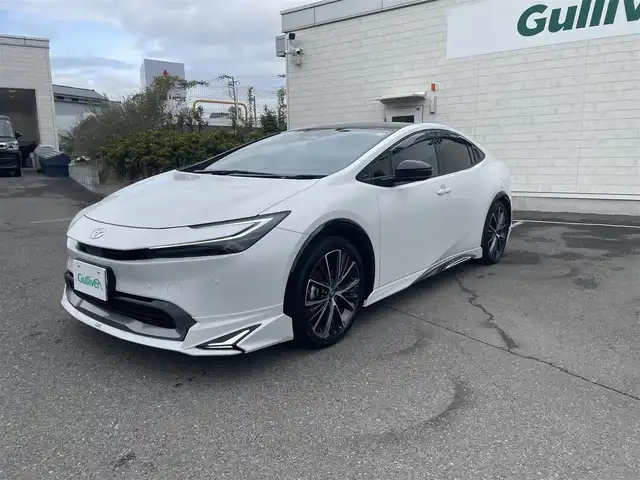 トヨタ プリウス Z 神奈川県 2025(令7)年 0.6万km パール