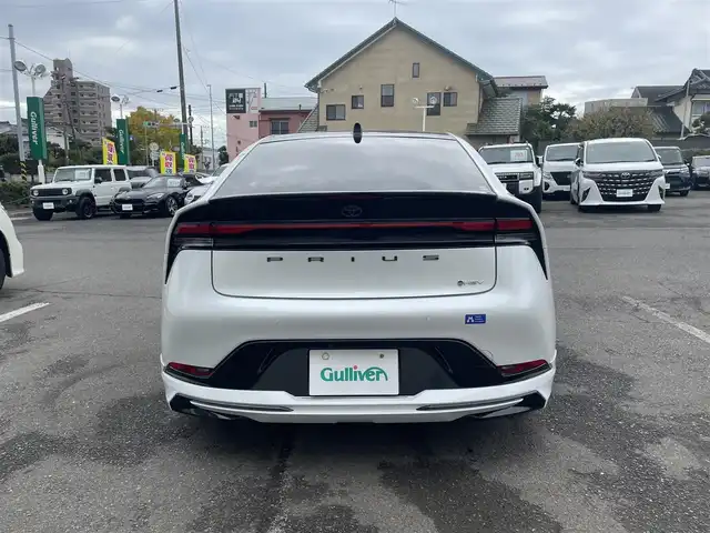 トヨタ プリウス Z 神奈川県 2025(令7)年 0.6万km パール