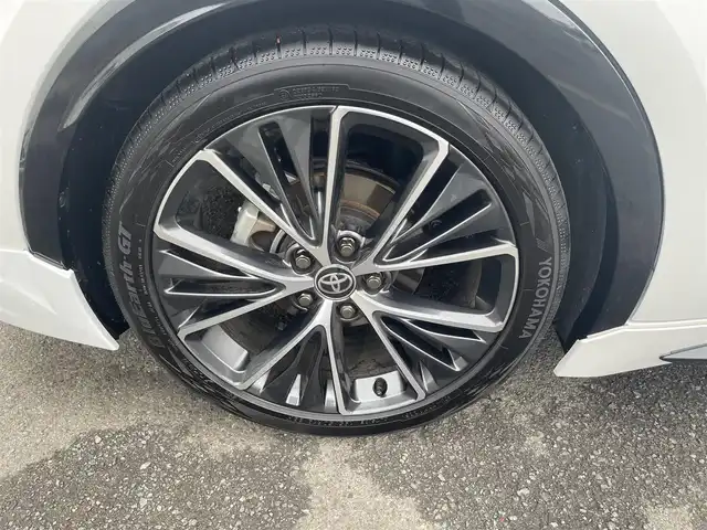 トヨタ プリウス Z 神奈川県 2025(令7)年 0.6万km パール