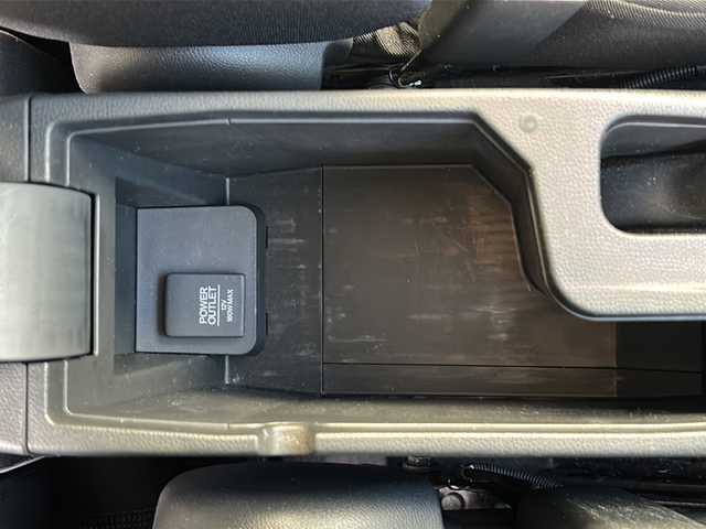 ホンダ フィット 13G FパックコンフォートED 富山県 2016(平28)年 6.4万km プレミアムクリスタルレッドM 社外ナビ/Bluetooth、DVD、CD、フルセグTV/バックカメラ/ABS/横滑り防止装置/盗難防止装置/純正フロアマット/スマートキー/スペアキー/プッシュスタート/ETC/冬タイヤ車載/取扱説明書/保証書/ワンオーナー/記録簿