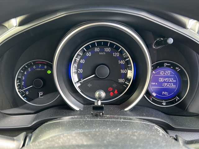 ホンダ フィット 13G FパックコンフォートED 富山県 2016(平28)年 6.4万km プレミアムクリスタルレッドM 社外ナビ/Bluetooth、DVD、CD、フルセグTV/バックカメラ/ABS/横滑り防止装置/盗難防止装置/純正フロアマット/スマートキー/スペアキー/プッシュスタート/ETC/冬タイヤ車載/取扱説明書/保証書/ワンオーナー/記録簿