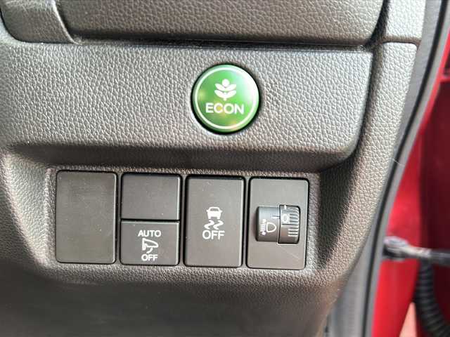 ホンダ フィット 13G FパックコンフォートED 富山県 2016(平28)年 6.4万km プレミアムクリスタルレッドM 社外ナビ/Bluetooth、DVD、CD、フルセグTV/バックカメラ/ABS/横滑り防止装置/盗難防止装置/純正フロアマット/スマートキー/スペアキー/プッシュスタート/ETC/冬タイヤ車載/取扱説明書/保証書/ワンオーナー/記録簿