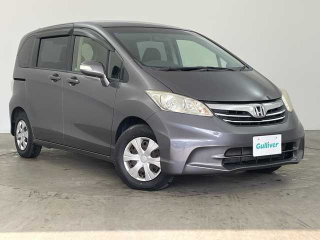 ホンダ フリード G ジャストセレクション+ 兵庫県 2014(平26)年 2.3万km モダンスティールM ・ワンオーナー車/・純正ナビ（CD/DVD/TV/SD/BT)/・片側パワースライドドア/・ハーフレザーシート/・HIDヘッドライト/・ビルトインETC/・3列シート/・2列目外側アームレスト/・スマートキー/・バックカメラ/・オートライト