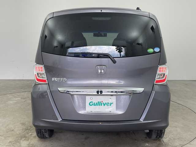 ホンダ フリード G ジャストセレクション+ 兵庫県 2014(平26)年 2.3万km モダンスティールM ・ワンオーナー車/・純正ナビ（CD/DVD/TV/SD/BT)/・片側パワースライドドア/・ハーフレザーシート/・HIDヘッドライト/・ビルトインETC/・3列シート/・2列目外側アームレスト/・スマートキー/・バックカメラ/・オートライト