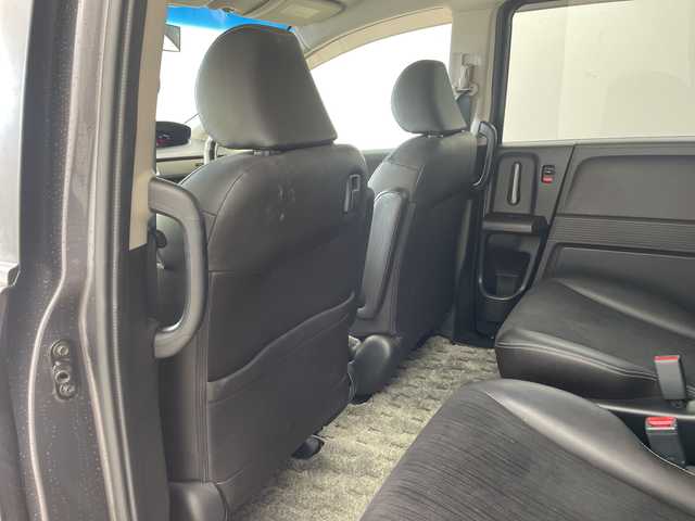 ホンダ フリード G ジャストセレクション+ 兵庫県 2014(平26)年 2.3万km モダンスティールM ・ワンオーナー車/・純正ナビ（CD/DVD/TV/SD/BT)/・片側パワースライドドア/・ハーフレザーシート/・HIDヘッドライト/・ビルトインETC/・3列シート/・2列目外側アームレスト/・スマートキー/・バックカメラ/・オートライト