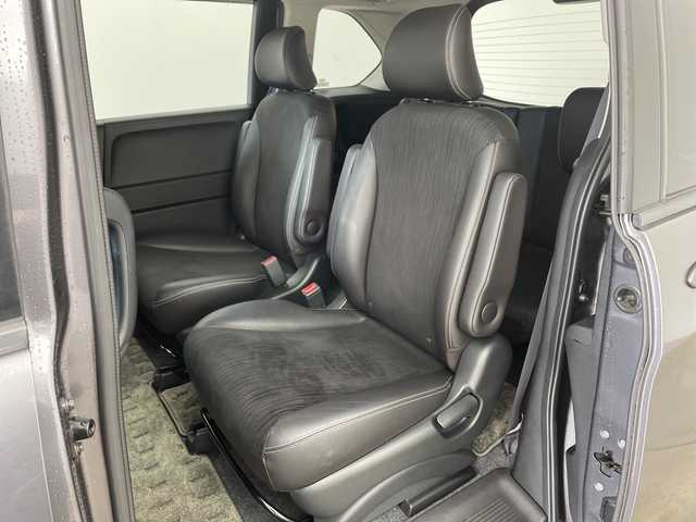 ホンダ フリード G ジャストセレクション+ 兵庫県 2014(平26)年 2.3万km モダンスティールM ・ワンオーナー車/・純正ナビ（CD/DVD/TV/SD/BT)/・片側パワースライドドア/・ハーフレザーシート/・HIDヘッドライト/・ビルトインETC/・3列シート/・2列目外側アームレスト/・スマートキー/・バックカメラ/・オートライト