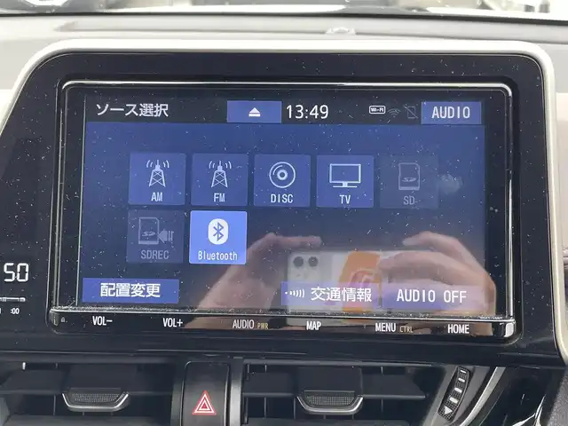 トヨタ Ｃ－ＨＲ G 兵庫県 2019(平31)年 9.8万km ホワイトパールクリスタルシャイン 禁煙車/純正９インチナビ/・Bluetooth・T-connect・SD/・CD/DVD・フルセグ・SD/プリクラッシュセーフティシステム/レーンキープアシスト/BSM/クリアランスソナー/レーダークルーズコントロール/オートライト/オートマチックハイビーム/TRDフルエアロ/電動パーキングブレーキ/ブレーキホールド/シートヒーターDN/ハーフレザーシート/LEDヘッドライト/前方ドラレコ/ビルドインETC/スマートキー/プッシュスタート