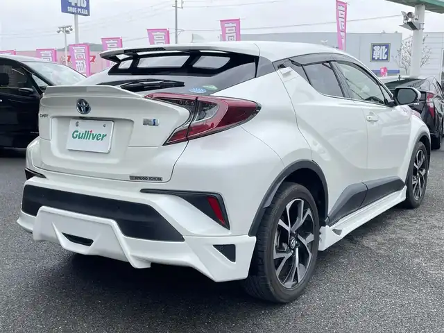 トヨタ Ｃ－ＨＲ G 兵庫県 2019(平31)年 9.8万km ホワイトパールクリスタルシャイン 禁煙車/純正９インチナビ/・Bluetooth・T-connect・SD/・CD/DVD・フルセグ・SD/プリクラッシュセーフティシステム/レーンキープアシスト/BSM/クリアランスソナー/レーダークルーズコントロール/オートライト/オートマチックハイビーム/TRDフルエアロ/電動パーキングブレーキ/ブレーキホールド/シートヒーターDN/ハーフレザーシート/LEDヘッドライト/前方ドラレコ/ビルドインETC/スマートキー/プッシュスタート